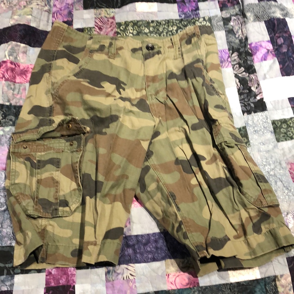 Men’s cargo shorts